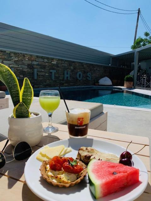 Lithos Luxury Suites Tínos 외부 사진