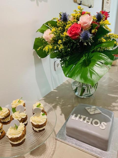 Lithos Luxury Suites Tínos 외부 사진